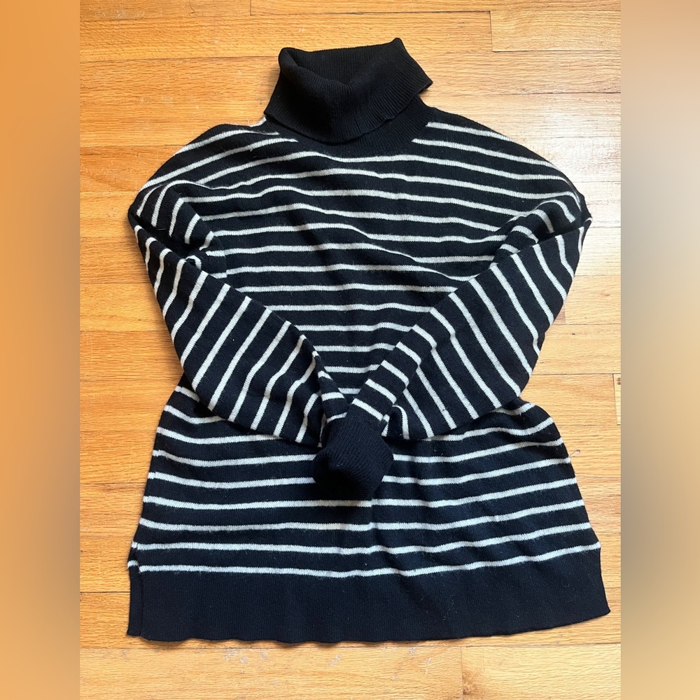 HALOGEN 100% Cashmere Size M Stripe